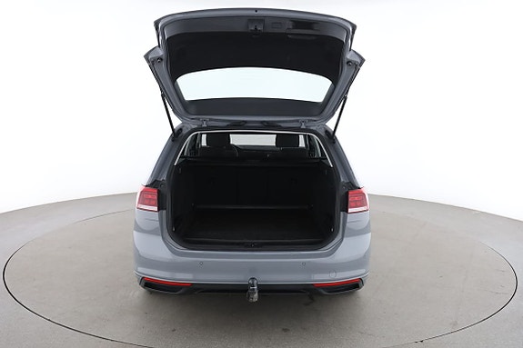 Volkswagen Passat 17 of 30