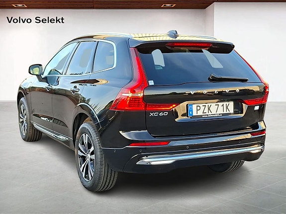 Volvo XC60 2 of 15