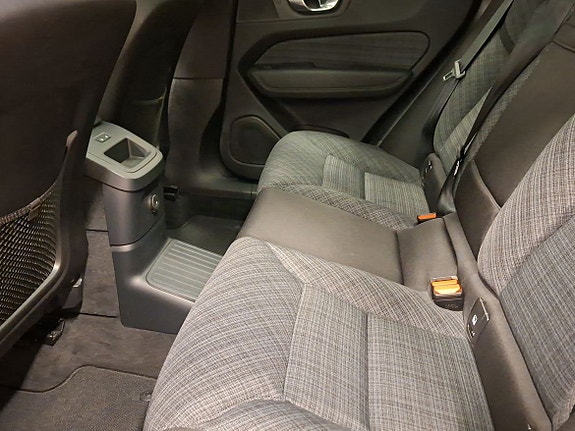 Volvo XC60 6 of 15
