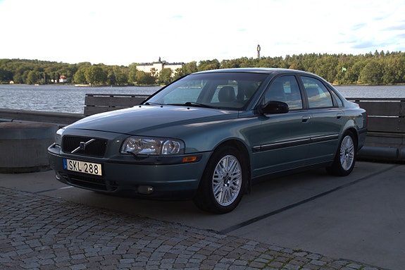 Volvo S80 2 of 6