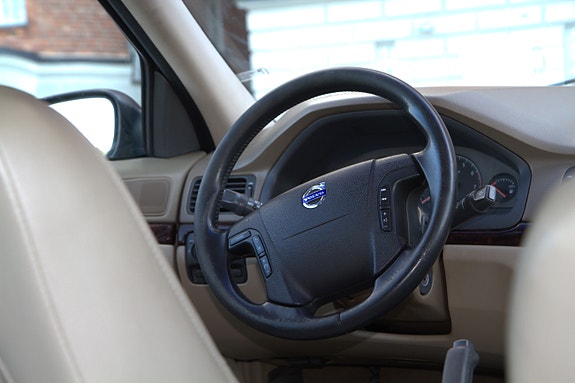 Volvo S80 3 of 6