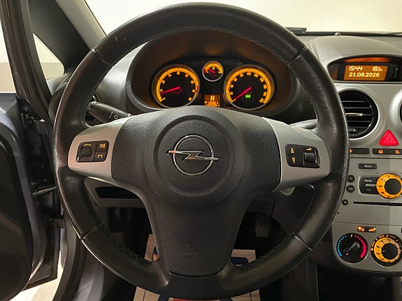 Opel Corsa 13 of 17