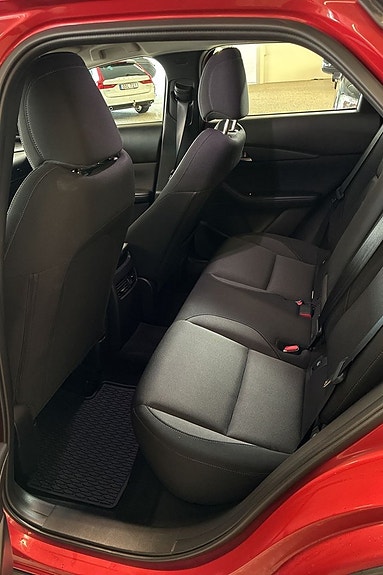 Mazda CX-30 6 of 9