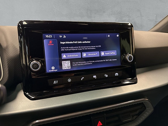 Seat Arona 19 of 25