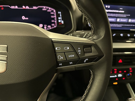 Seat Arona 17 of 25