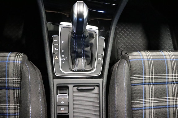 Volkswagen Golf I 21 of 25