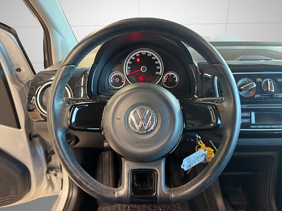 Volkswagen UP! 16 of 22