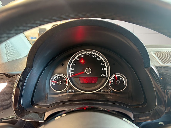 Volkswagen UP! 17 of 22
