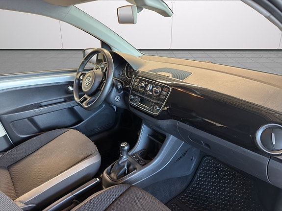 Volkswagen UP! 15 of 22