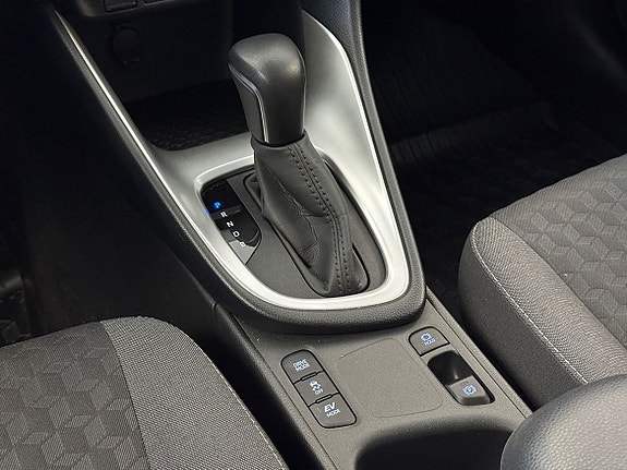 Toyota Yaris 16 of 22