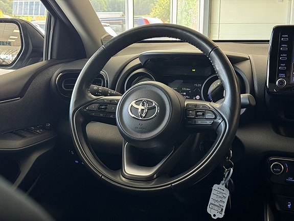 Toyota Yaris 11 of 22