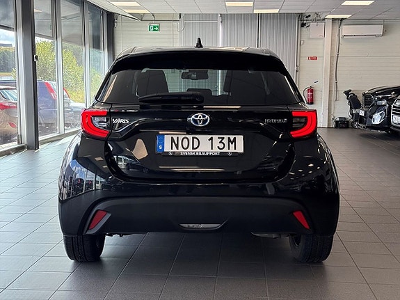 Toyota Yaris 4 of 22