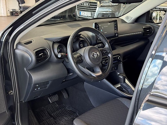 Toyota Yaris 9 of 22