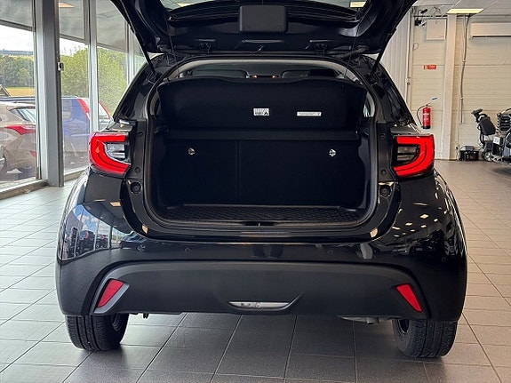 Toyota Yaris 22 of 22