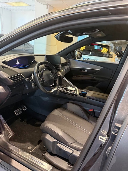 Peugeot 5008 6 of 9