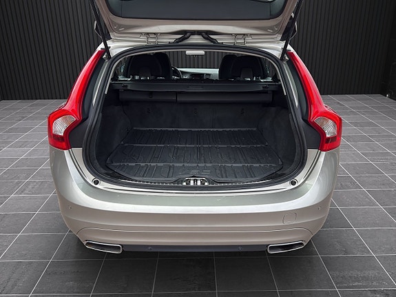 Volvo V60 9 of 19