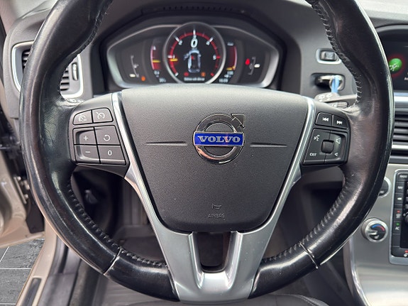 Volvo V60 15 of 19