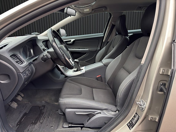 Volvo V60 10 of 19