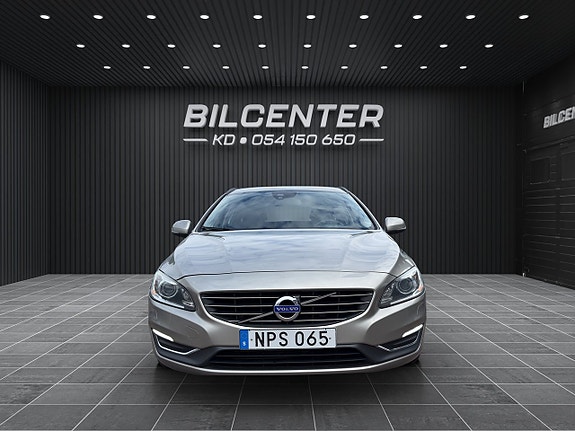 Volvo V60 2 of 19