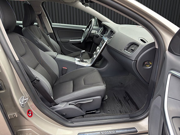Volvo V60 12 of 19