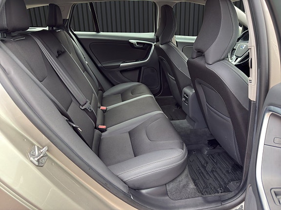 Volvo V60 13 of 19