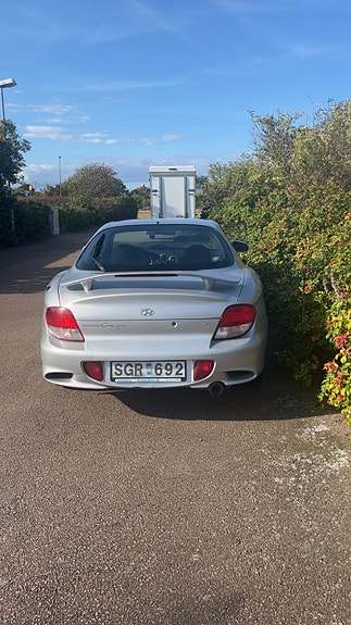 Hyundai Coupe 3 of 6