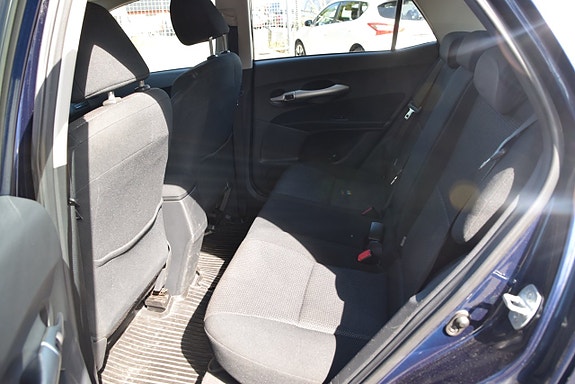 Toyota Auris 10 of 18