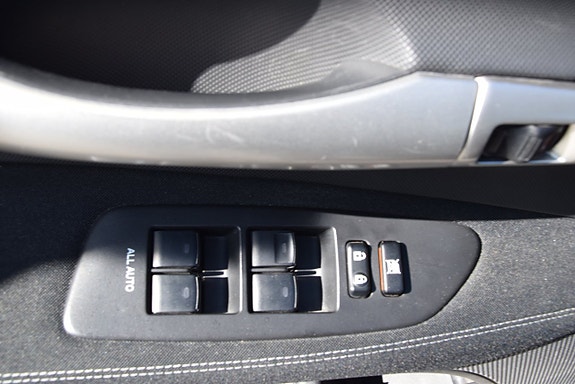 Toyota Auris 15 of 18