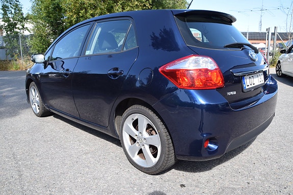 Toyota Auris 6 of 18