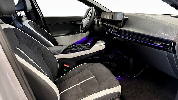 Kia EV6 3 of 12
