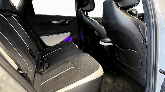 Kia EV6 5 of 12
