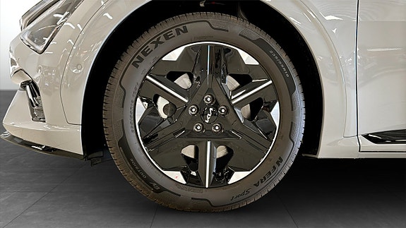 Kia EV6 9 of 12