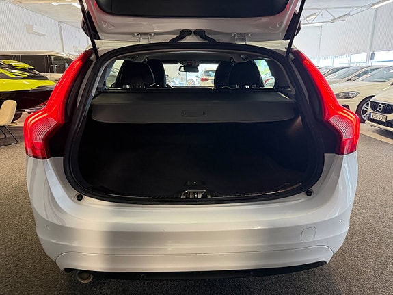 Volvo V60 11 of 20