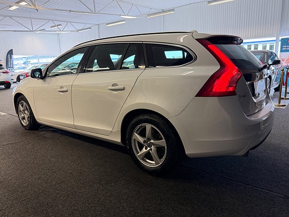 Volvo V60 4 of 20