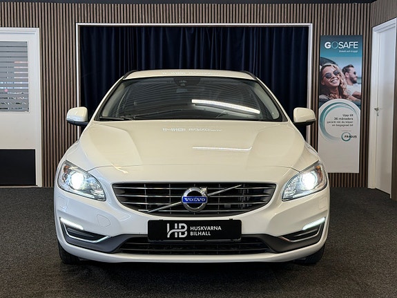 Volvo V60 2 of 20