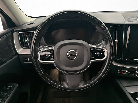 Volvo XC60 14 of 30