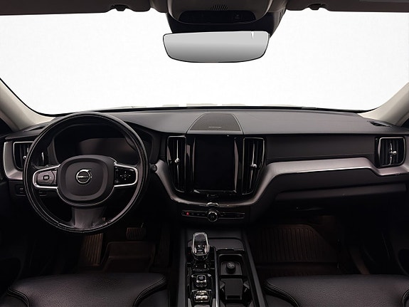 Volvo XC60 13 of 30