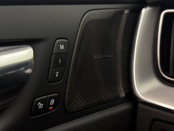 Volvo XC60 15 of 30