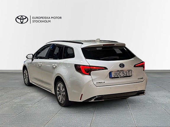 Toyota Corolla 2 of 13