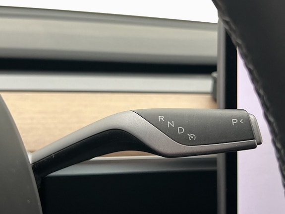 Tesla Model Y 27 of 30