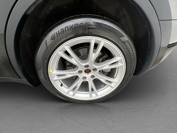 Tesla Model Y 29 of 30