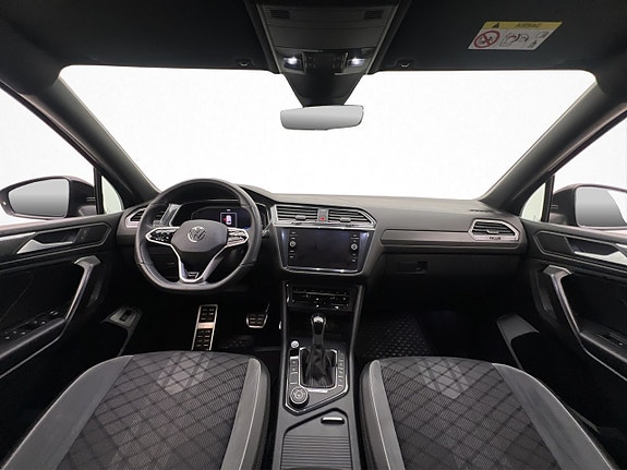 Volkswagen Tiguan Allspace 16 of 30