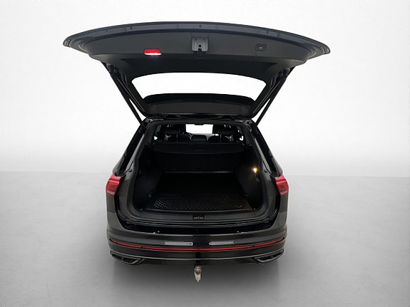 Volkswagen Tiguan Allspace 29 of 30