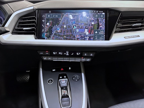Audi Q4 e-tron 13 of 16