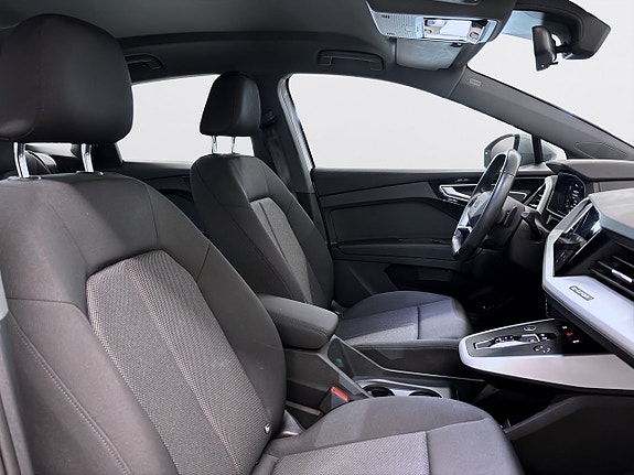 Audi Q4 e-tron 11 of 16