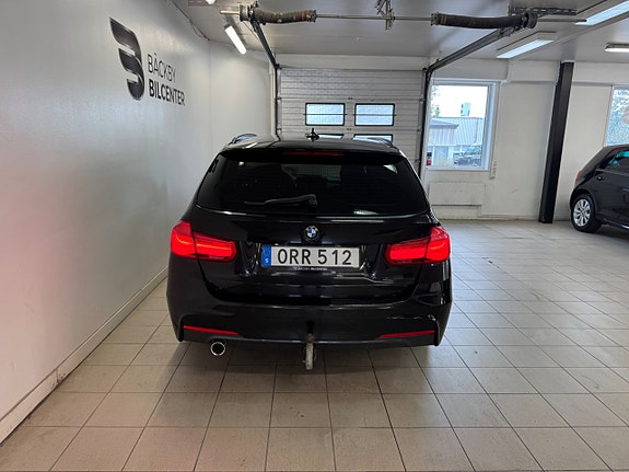 BMW 318d 4 of 13