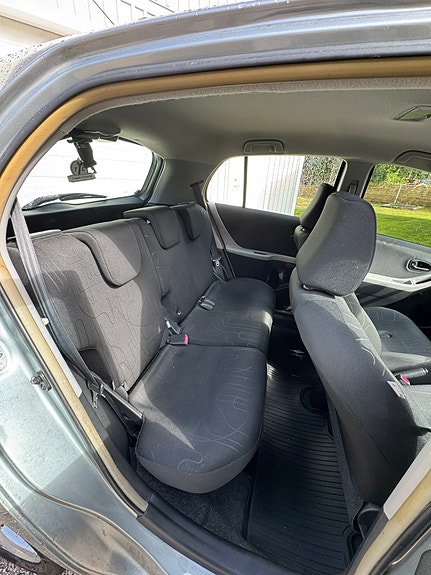 Toyota Yaris 5 of 5