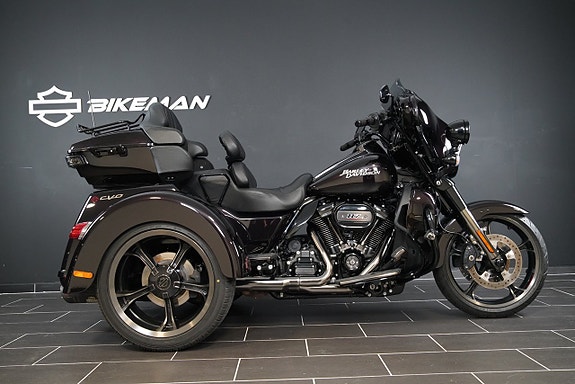 Harley-Davidson FLHTCUTGSE CVO Tri Glide 3 of 12