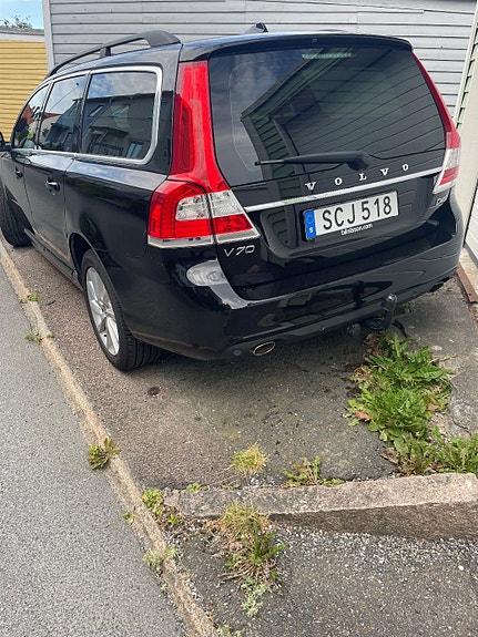 Volvo V70 2 of 5