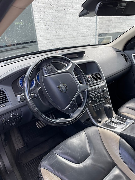 Volvo XC60 3 of 4